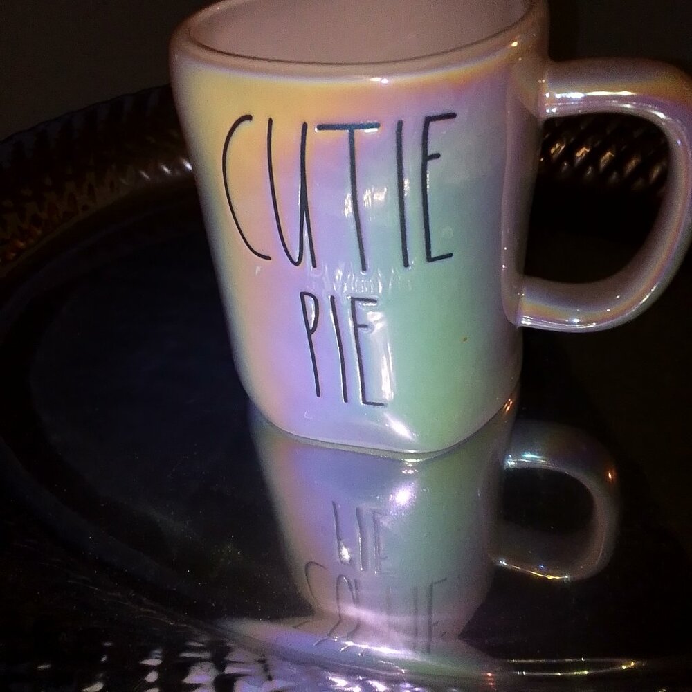 Rae Dunn cutie pie mug. New